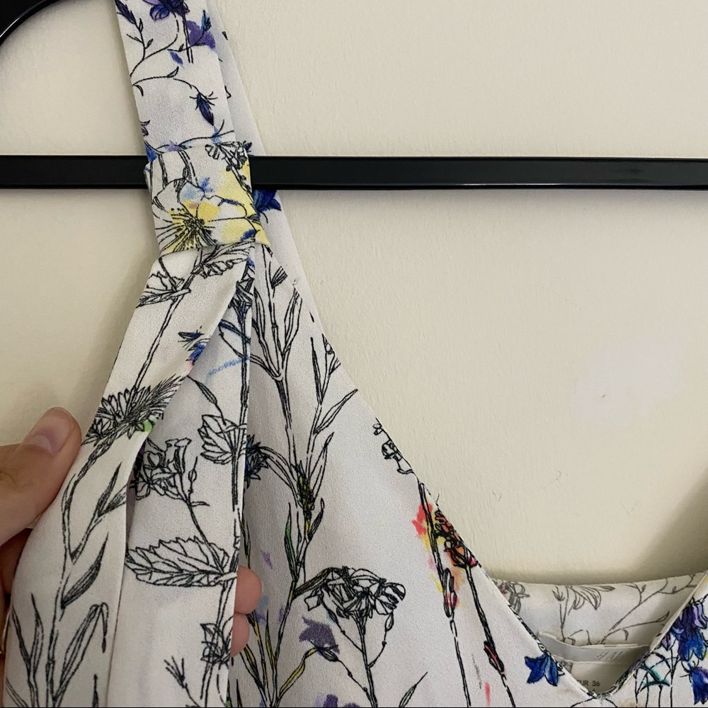 H&M Crêpe Floral Ruffle Hem Midi Dress Size 6 - Picture 5 of 12